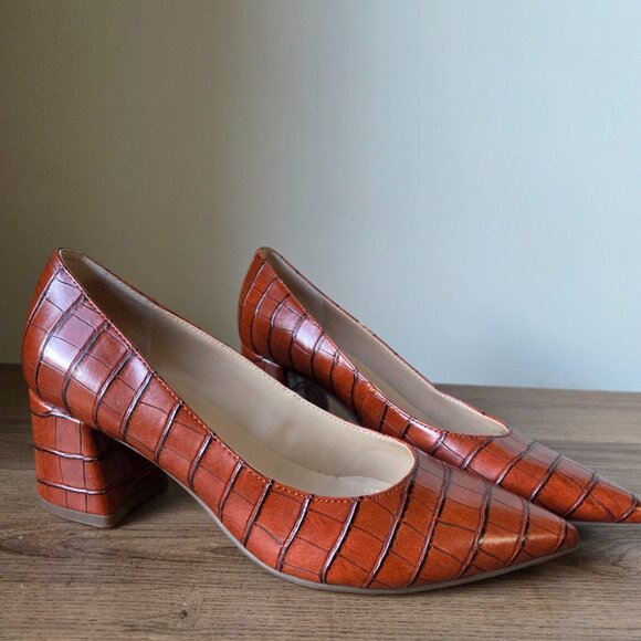 EUC LIKE NEW UNISA UNWINDEL TEXTURED POINTY HEEL SHOES SIZE 7.5 WOMENS - Picture 1 of 16